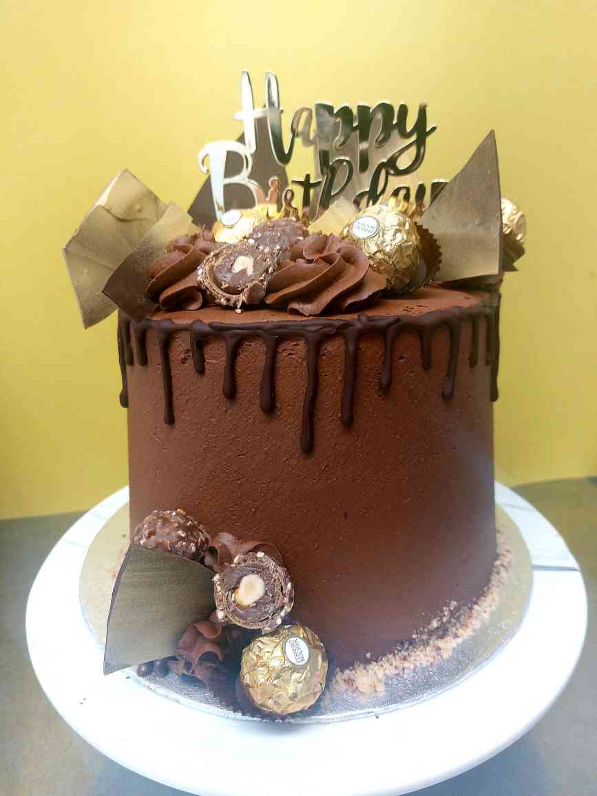 Good as gold chocolate cake - True Confections